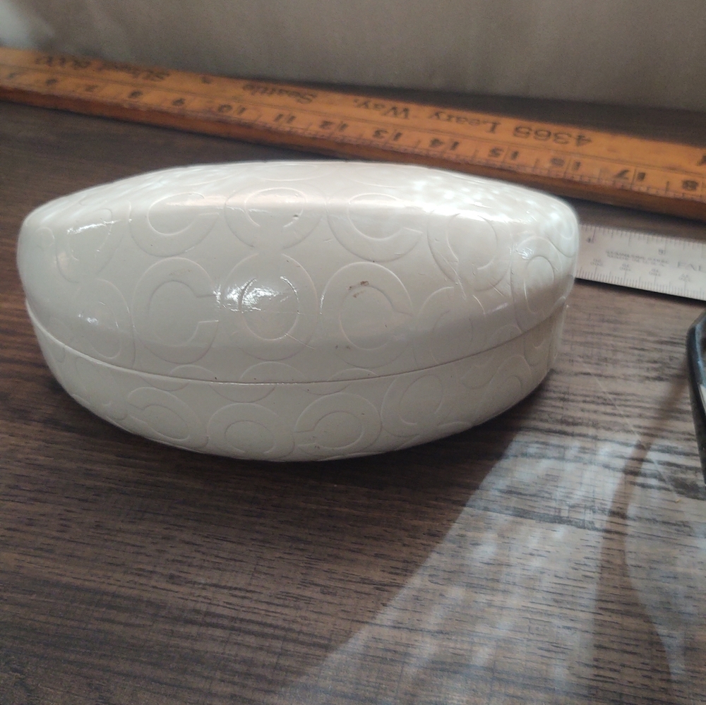 Coach Sunglasses with Case - Picture 12 of 13